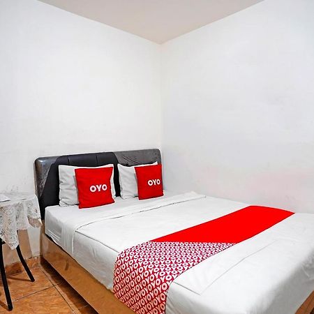 Oyo 91390 Kost Grand Royal Elite Hotel Surabaya Exterior photo