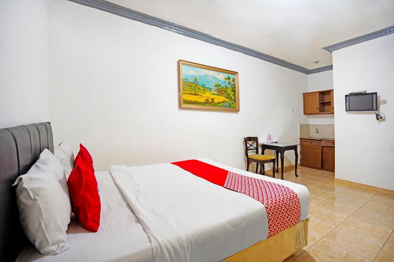Oyo 91390 Kost Grand Royal Elite Hotel Surabaya Exterior photo